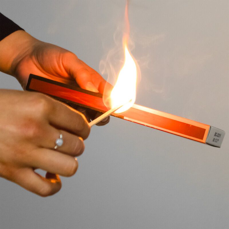 Giant Flames lange lucifers, foto 3 van 6